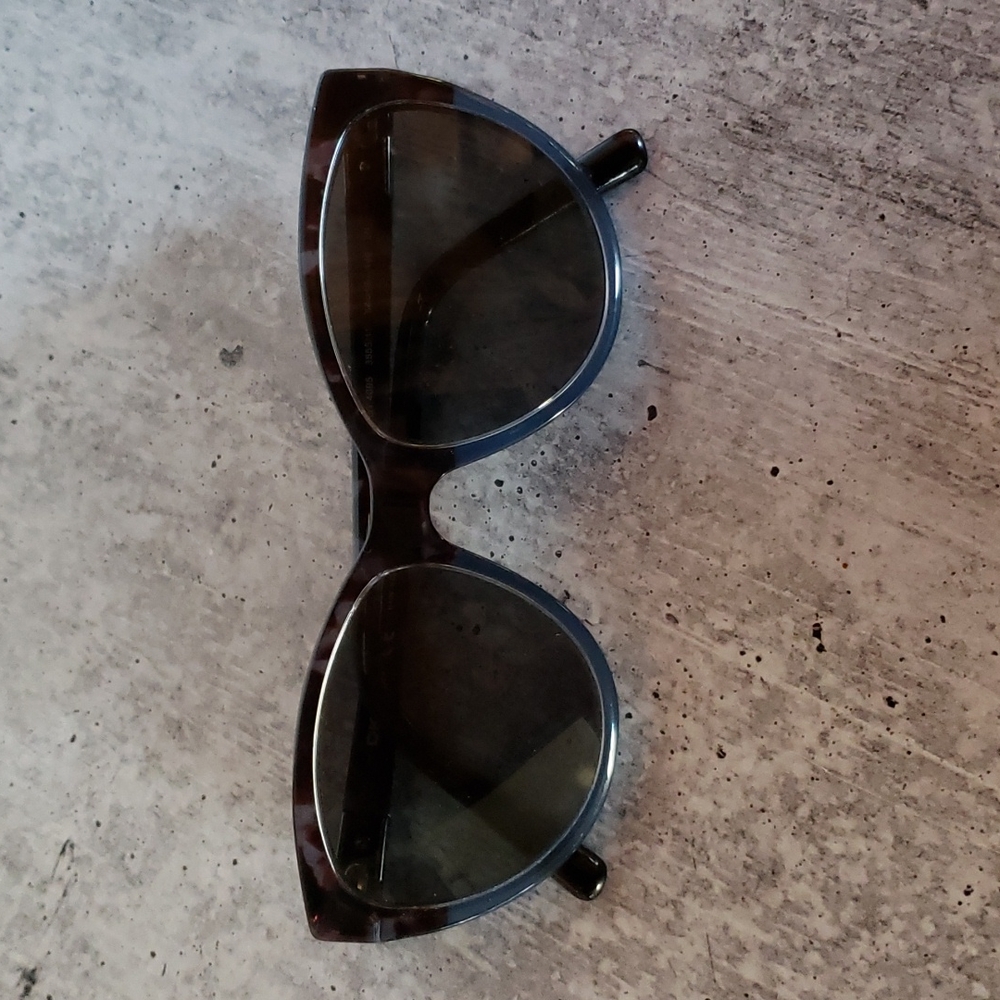 Dkny Eyewear. Tortoise With Blue.